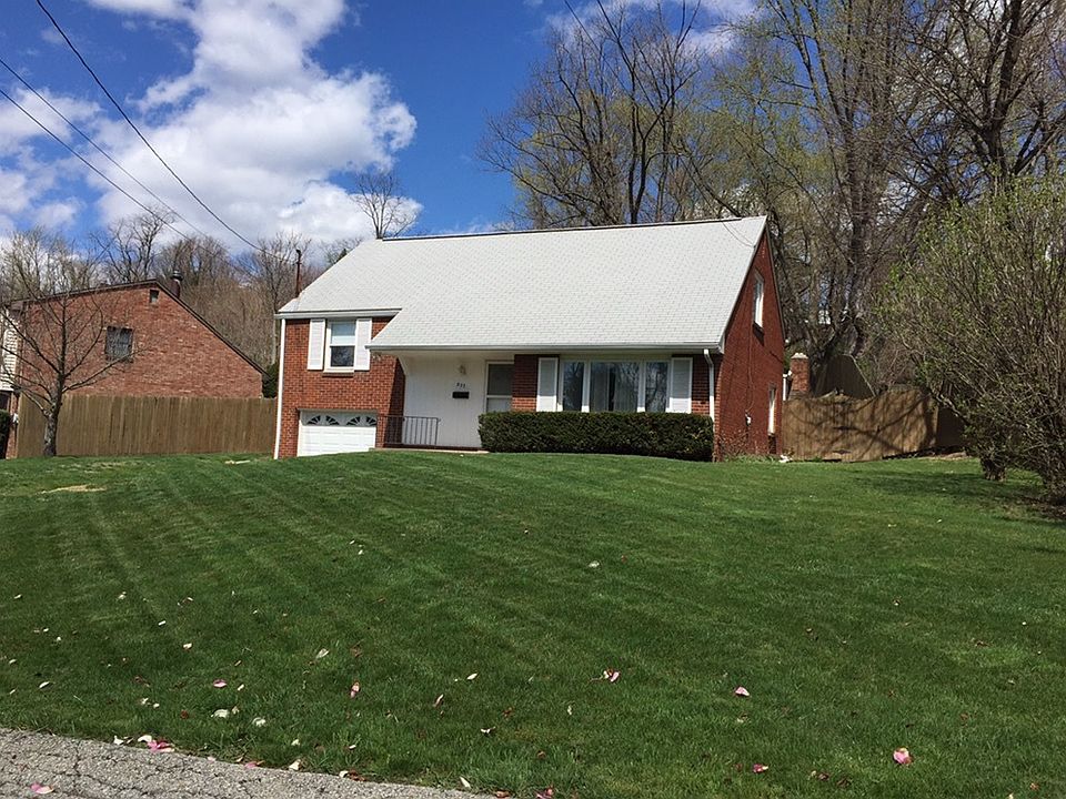 2nd image of 933 Garden City Dr