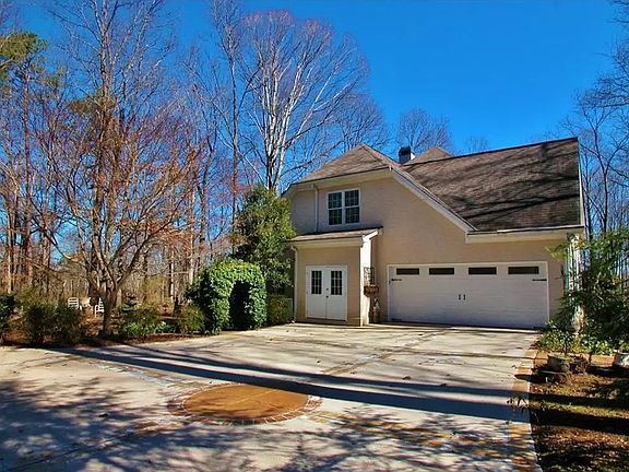 4th image of 327 Jarrett Ln