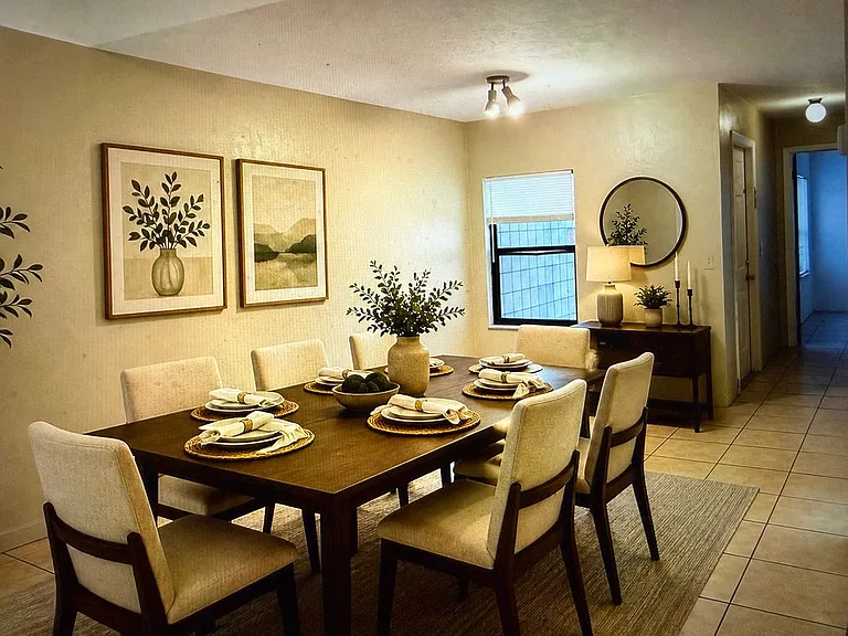 4304 SW 70th Ter #B — Photo 1