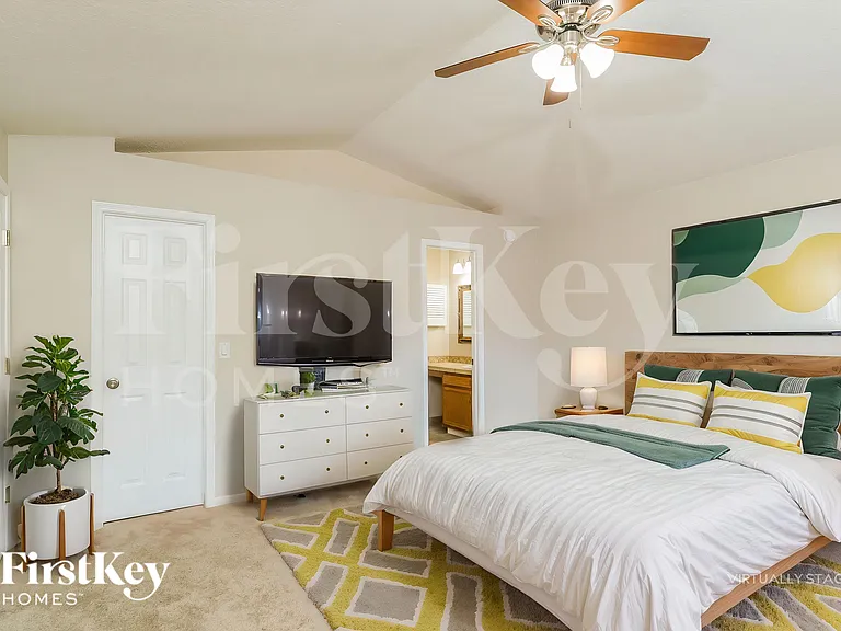 3021 Caroline Crest Dr E — Photo 10