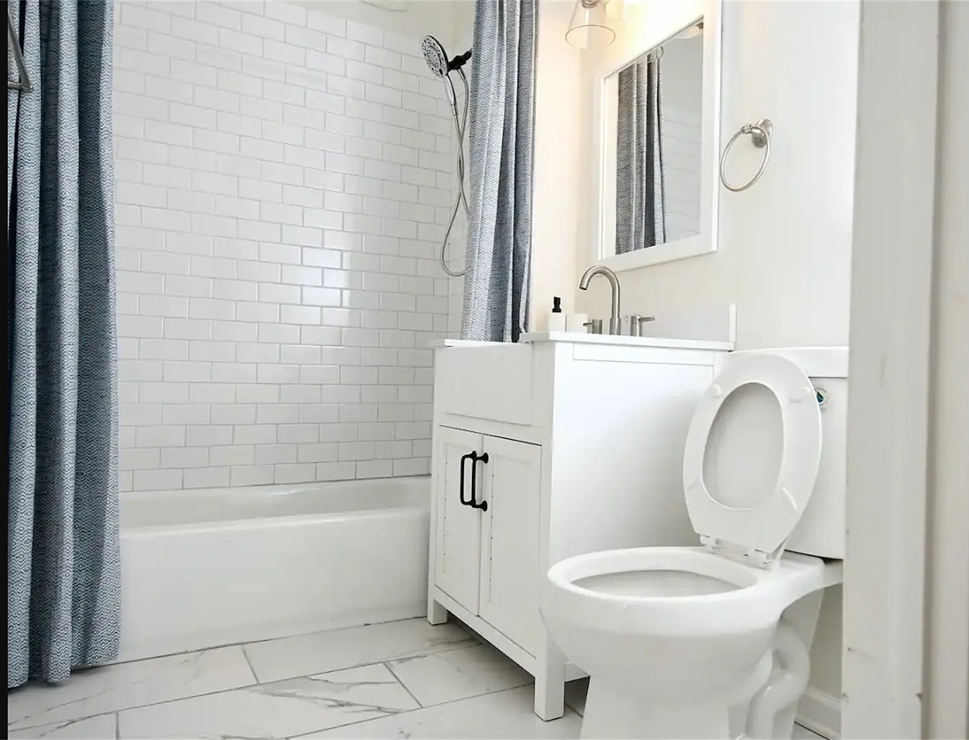 2 bed, 770 sqft, $2,595 — Photo 4