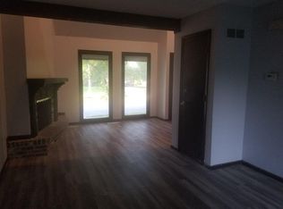 9340 W 49th St, Shawnee, KS 66203