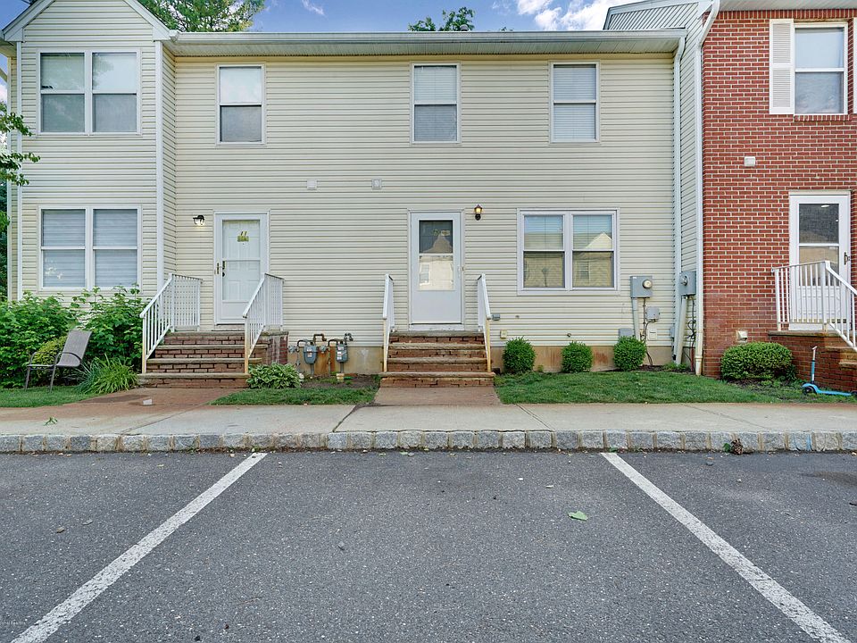 1st image of 9 Waterview Dr