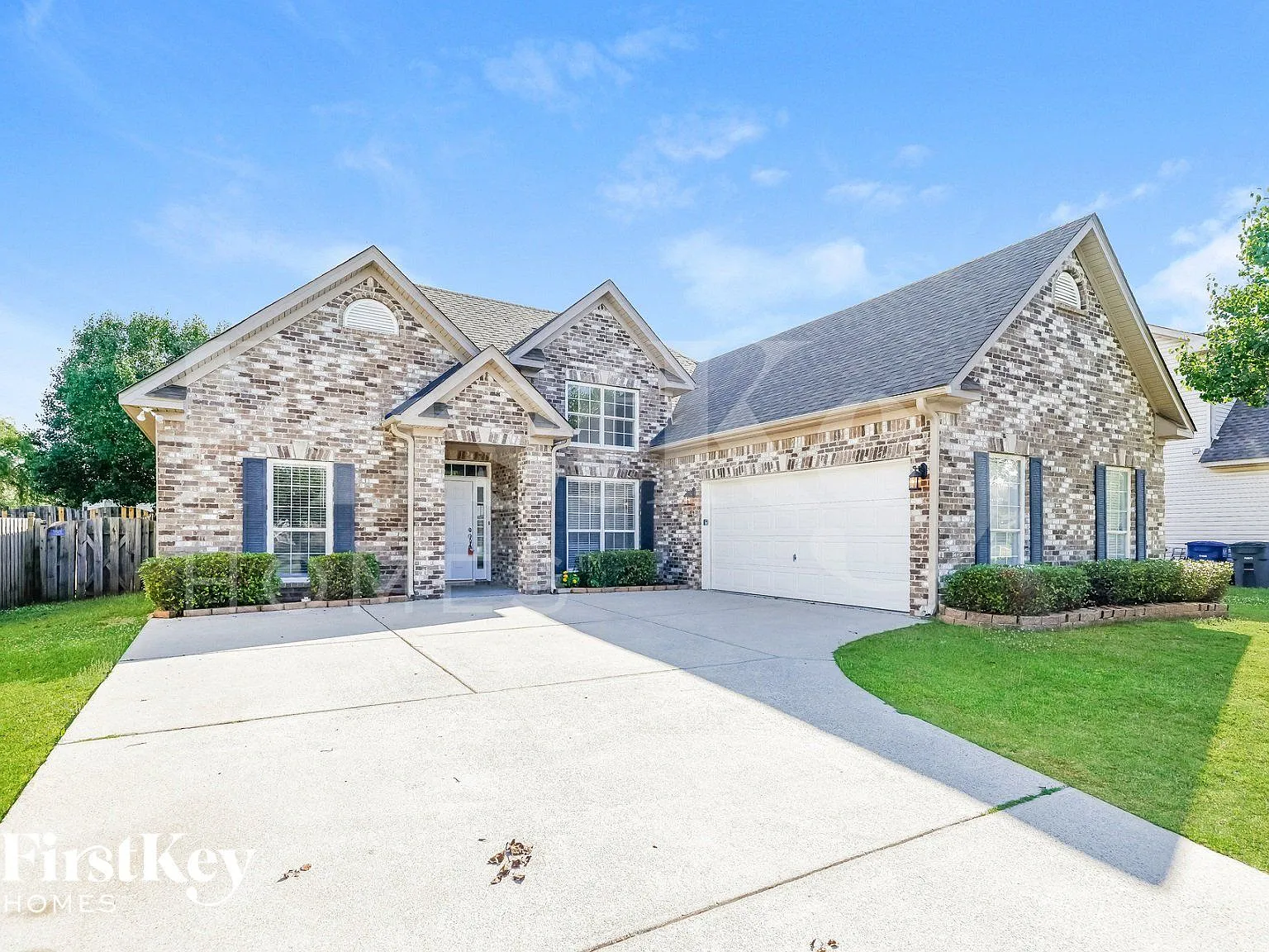 3 bed, 2.0 bath, 1495 sqft, $2,300 — Photo 2