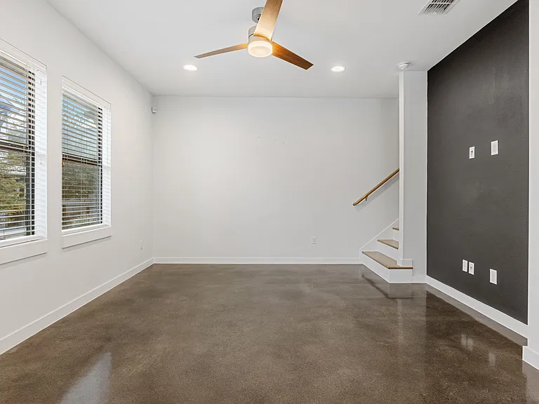 1114 N Olive St — Photo 12
