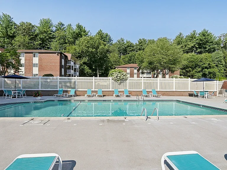 6-web-or-mls-Silver Dr-1408-906