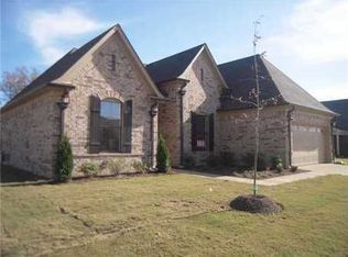 6900 Lagrange Pines Dr, Cordova, TN 38018