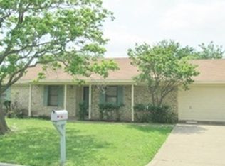 309 Applewood Ln, Hewitt, TX 76643