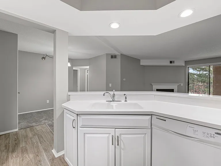 Westgate Residential Suites — Photo 58