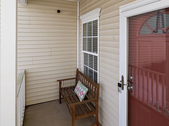 4th image of 116 Nobska Light Ct