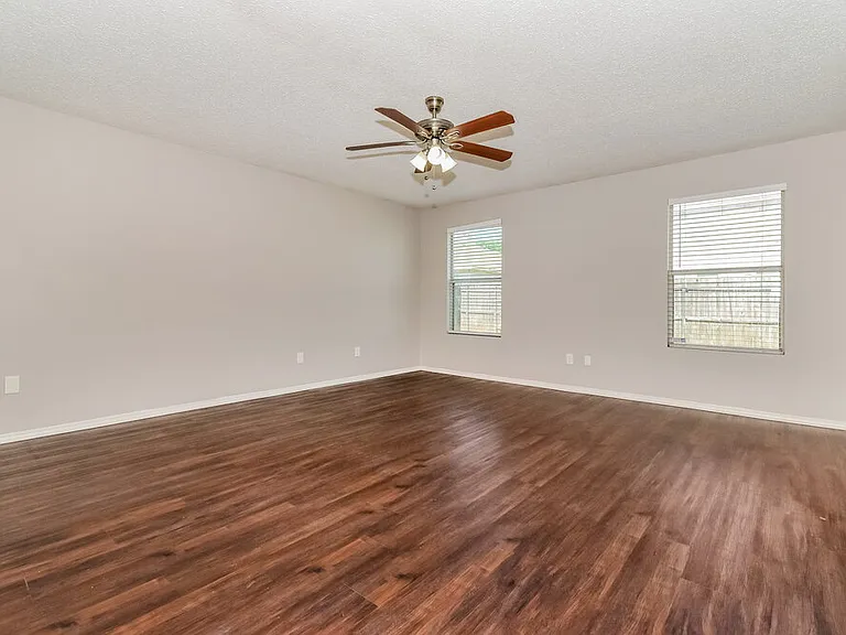 3808 Kenzie Ct — Photo 9