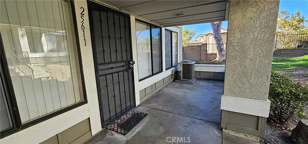 2 bed, 1.5 bath, 1020 sqft, $3,000 — Photo 2