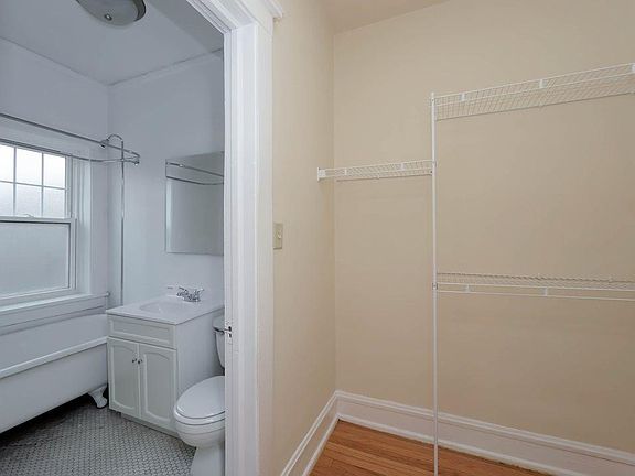 3rd image of 2310 W Wilson Ave #2