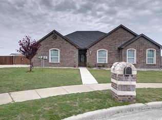 5746 Fall Creek Ct, Haltom City, TX 76137