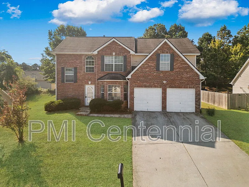 4 bed, 2.5 bath, 2216 sqft, $2,400 — Photo 1
