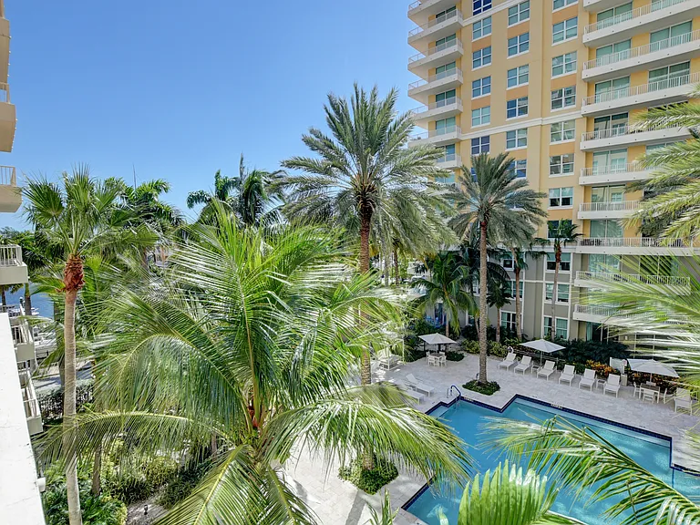 700 E Boynton Beach Blvd #403 — Photo 5