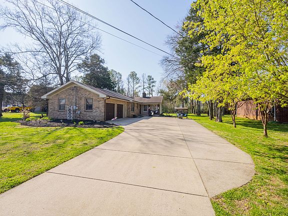2nd image of 605 Virginia Belle Dr