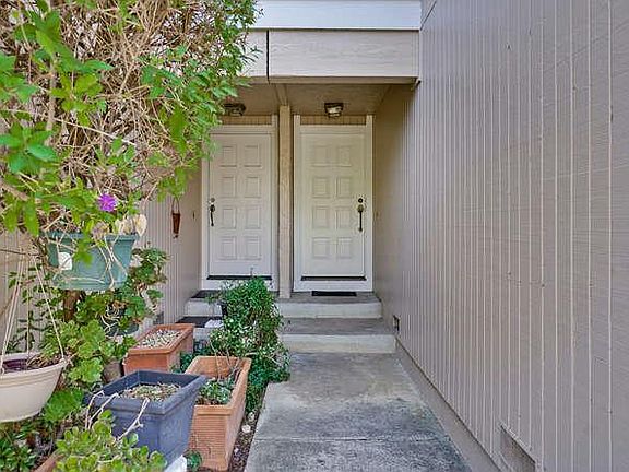3rd image of 20580 Oak Creek Ln