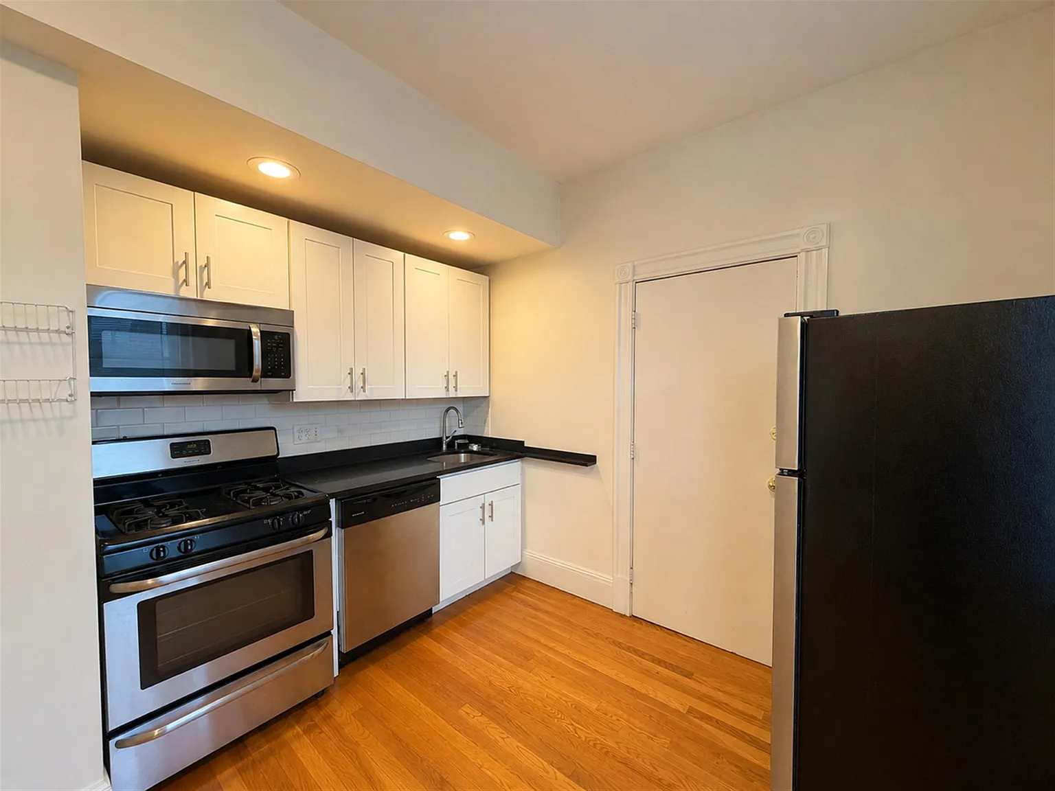 1 bed, 580 sqft, $2,500 — Photo 1