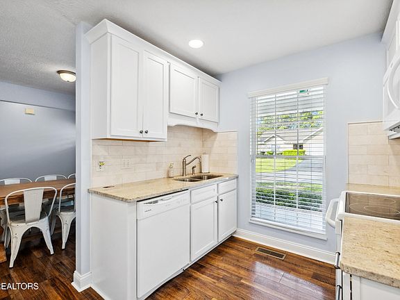5th image of 1219 Highland Dr