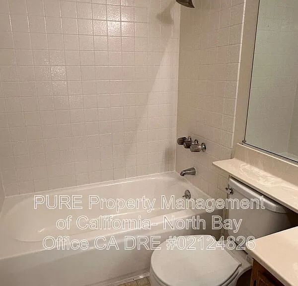 15 Regents Cir — Photo 14