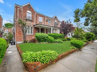 14411 70th Rd, Flushing, NY 11367