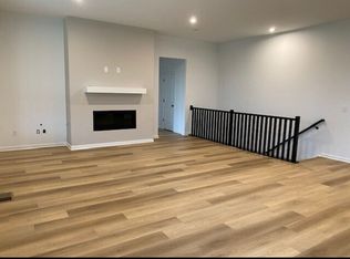 6619 Vintners Park Blvd, McCordsville, IN 46055