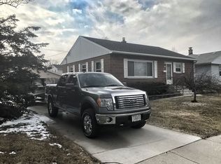 2111 S 110th St, West Allis, WI 53227