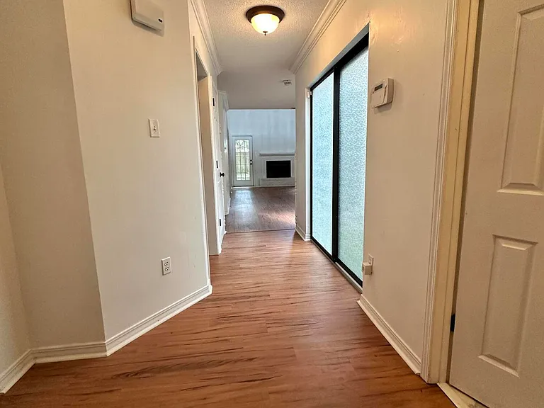 104 Ambiance Cir — Photo 4