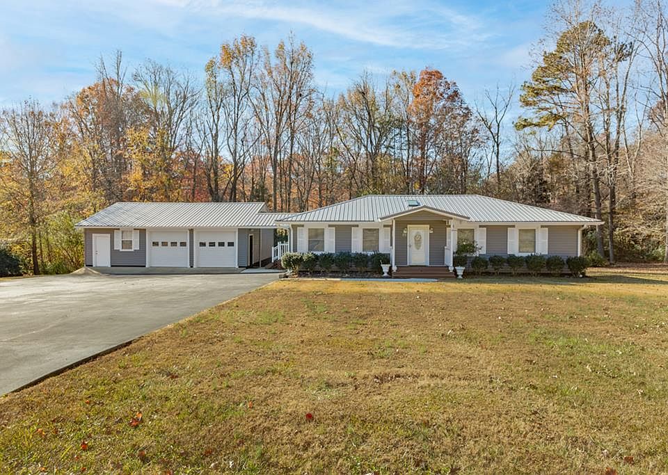 1st image of 20 Hemlock Dr
