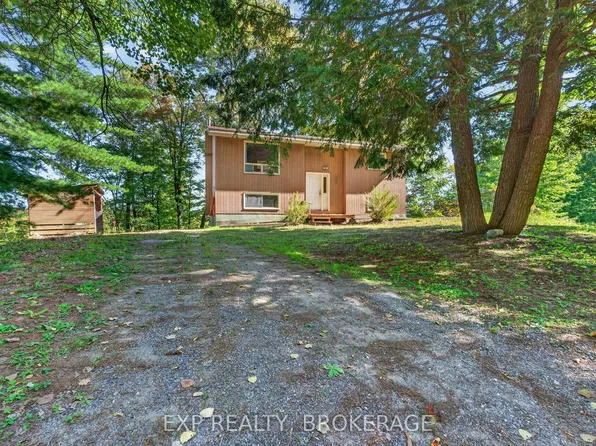 1054 York Rd, Central Frontenac, ON K0H 2K0