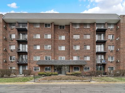 4731 Saint Joseph Creek Rd APT 4E, Lisle, IL, 60532