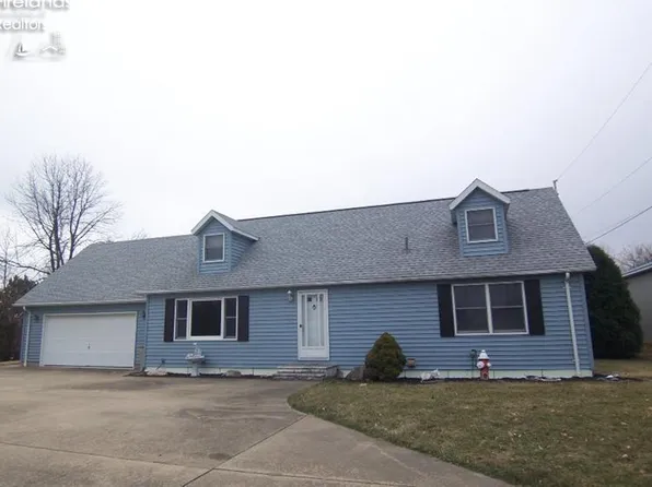 4864 E Muggy Rd, Port Clinton, OH 43452