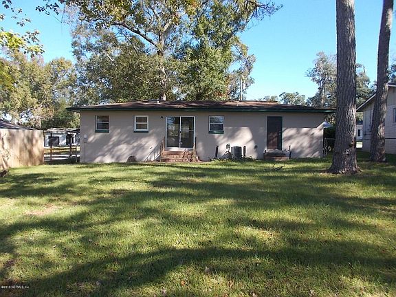 3rd image of 412 Capricorn Ln