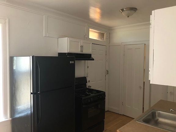 4th image of 1039 E 80th St APT 2