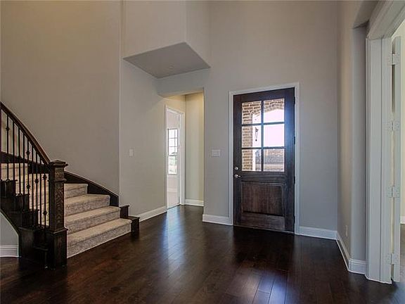 4th image of 3321 Meridian Dr