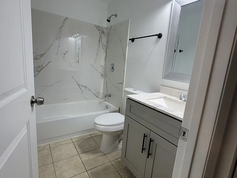 11232 Pendleton Ave — Photo 18