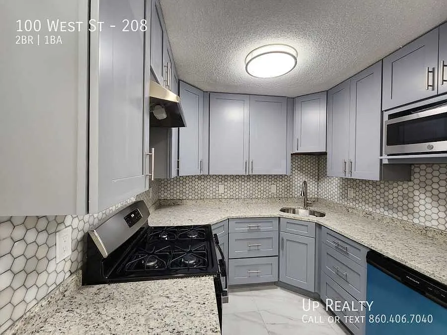 2 bed, 1000 sqft, $1,825 — Photo 2