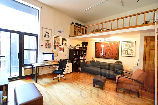 Rented by City Stop Realty | media 8