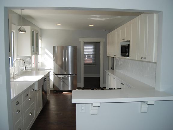 4th image of 3368 32nd St
