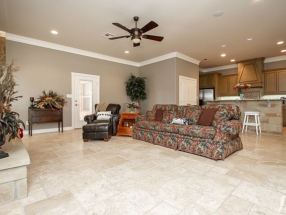 2nd image of 2193 Club House Ln