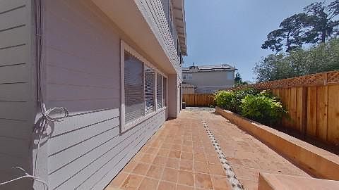 4th image of 922 Baines St