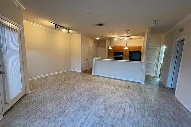 8290 Gate Pkwy W #1110 — Photo 9