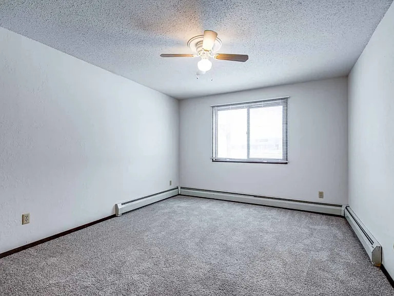 Silver Bell Apartments — Photo 35