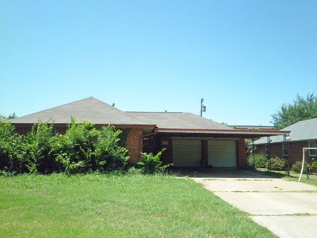 1st image of 713 Leslie Dr