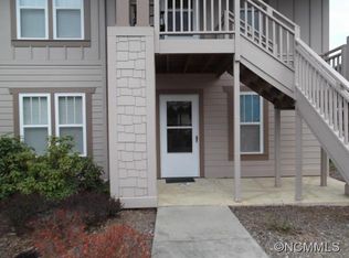 750 Deermouse Way, Hendersonville, NC 28739