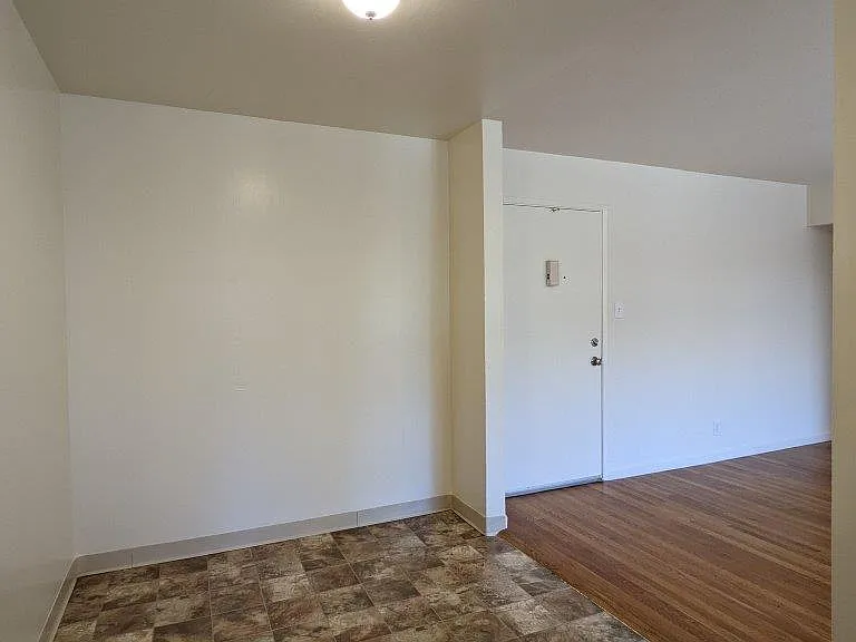 2534 Benvenue Ave — Photo 61