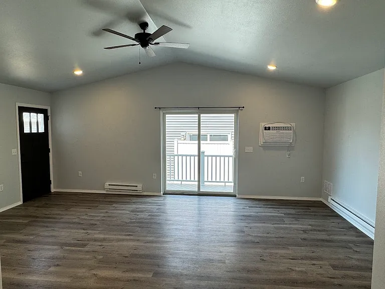 2833 Patch St — Photo 10