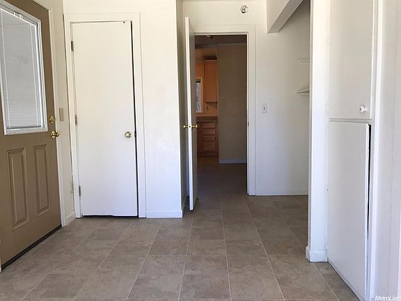 2nd image of 1913 B St