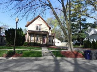 162 N Porter St, Elgin, IL 60120